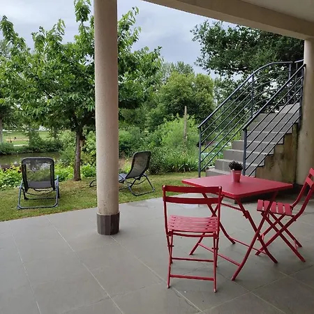 Studio L'avenir דירה